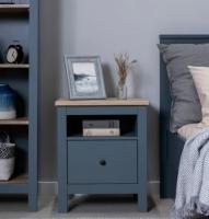 Тумба прикроватная САГА, с доводчиками, ширина 51 см, Бирюзовая/ясень с ящиком и полкой, на ножках