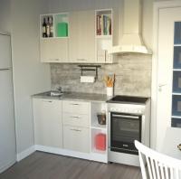 Кухонный гарнитур Лариса медиум 3 ширина 140см цвет латте/белый/кантри,прямая с выдвижными ящиками ,открытыми полками