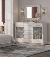 Комод - витрина Гамма 20 со стеклянными дверцами имеет полки и выдвижные ящики цвет Ясень Анкор светлый/Сандал светлый ширина 150 см