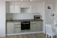 Кухонный гарнитур Антика базис 2 2400, Цвет Белый глянец/Дуб браун, ширина 240 см, с навесными шкафами, с выдвижными ящиками, с тумбой под мойку