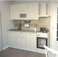 Кухонный гарнитур Лариса макси 1 ширина 180 см цвет латте/белый/кантри прямая с выдвижными ящиками