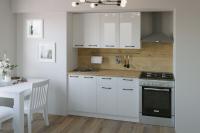 Кухонный гарнитур Жасмин медиум 2 1400 мм, цвет Белый глянец, модульная, со столешницей, прямой, навесные и напольные шкафы, с полками, с выдвижными ящиками